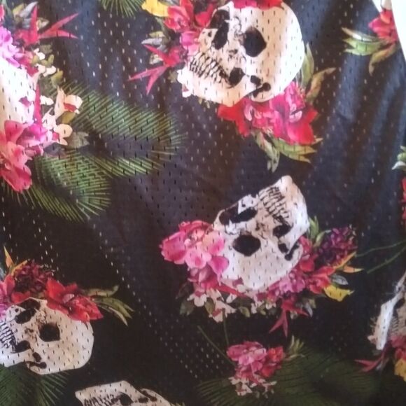 Sugar skull tank top very cute - Picture 3 of 4